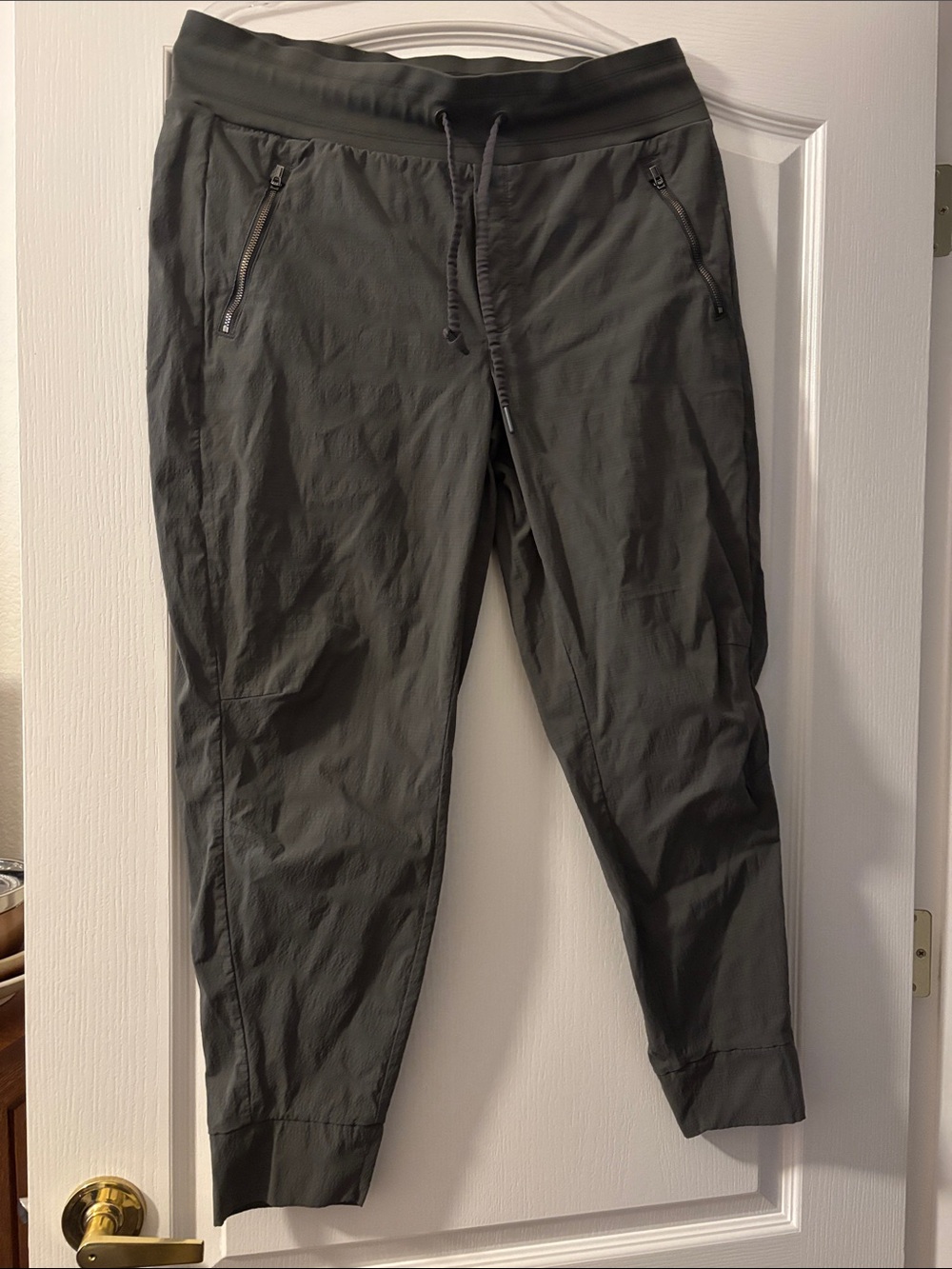 Women’s Athleta Trekkie North Joggers in a matte. size 14